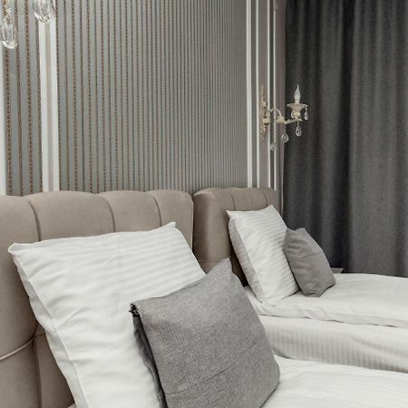 Mon Ami Hotel Ivano-Frankivsk Extérieur photo