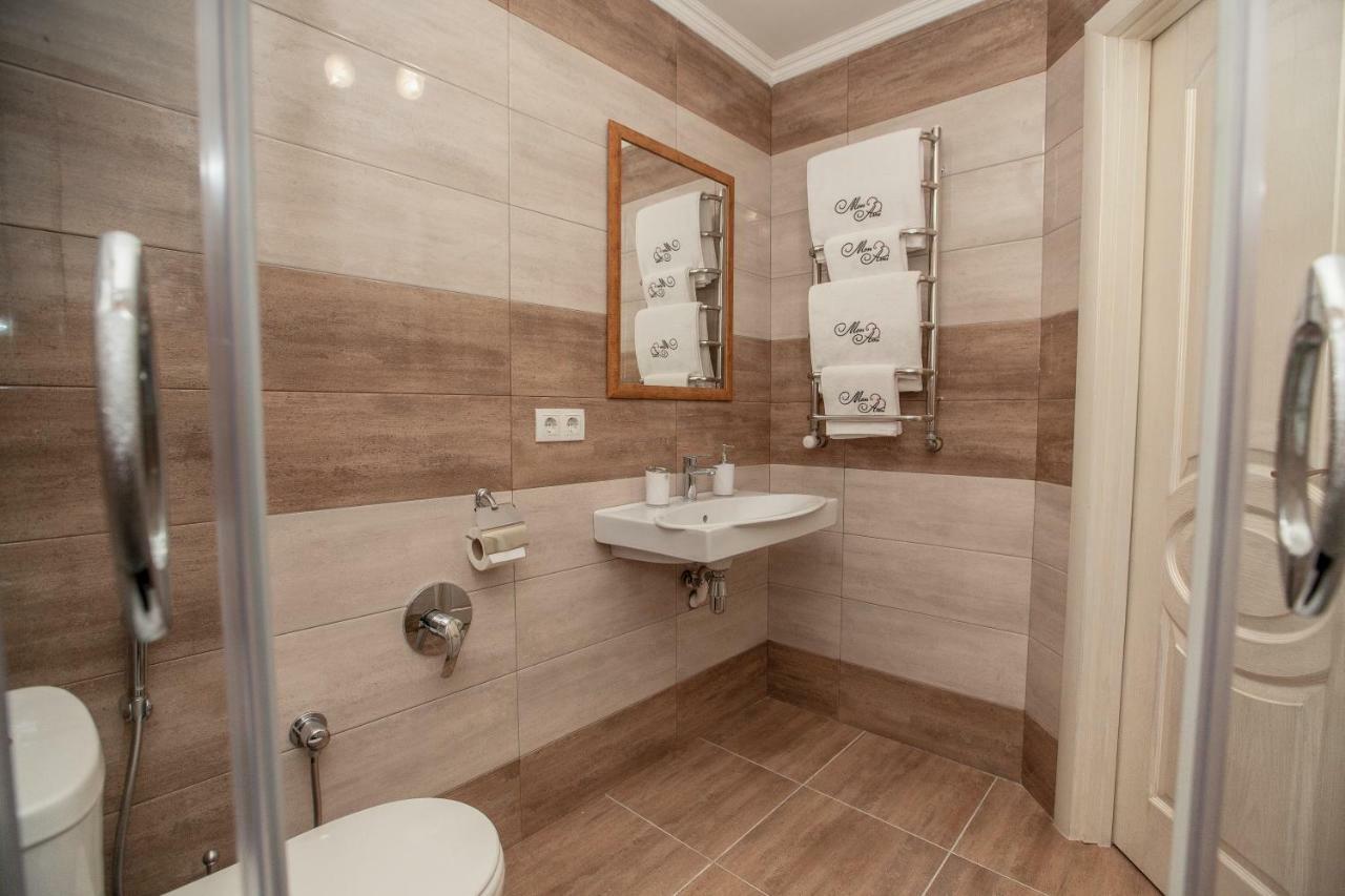 Mon Ami Hotel Ivano-Frankivsk Extérieur photo