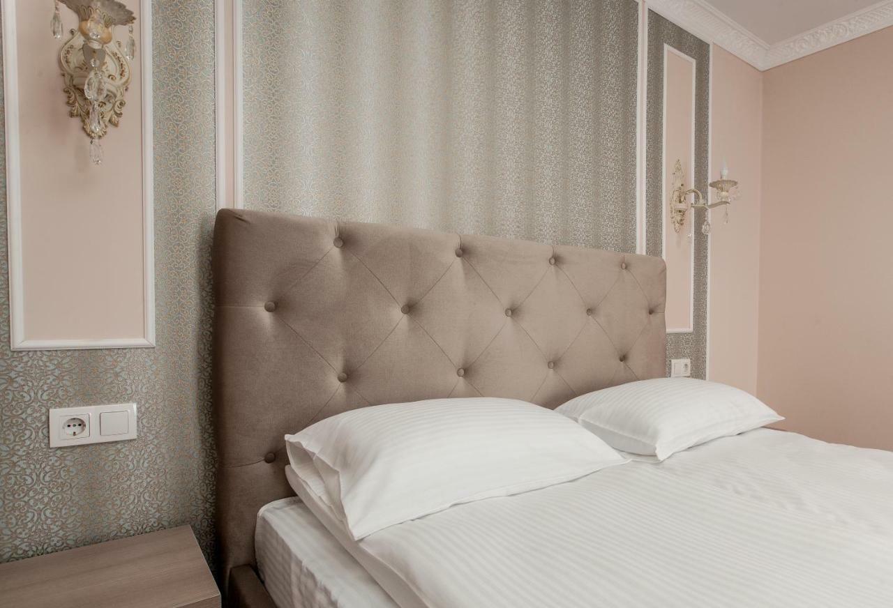 Mon Ami Hotel Ivano-Frankivsk Extérieur photo