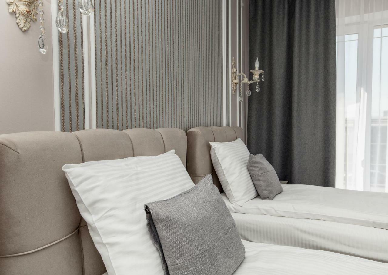 Mon Ami Hotel Ivano-Frankivsk Extérieur photo