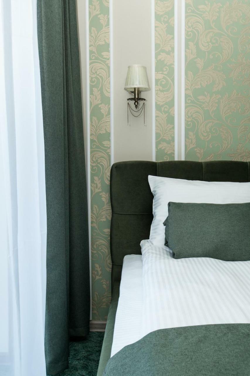 Mon Ami Hotel Ivano-Frankivsk Extérieur photo