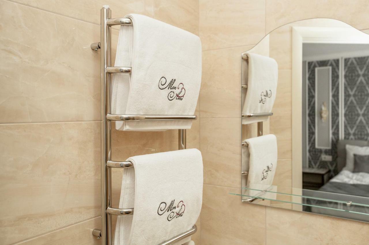 Mon Ami Hotel Ivano-Frankivsk Extérieur photo
