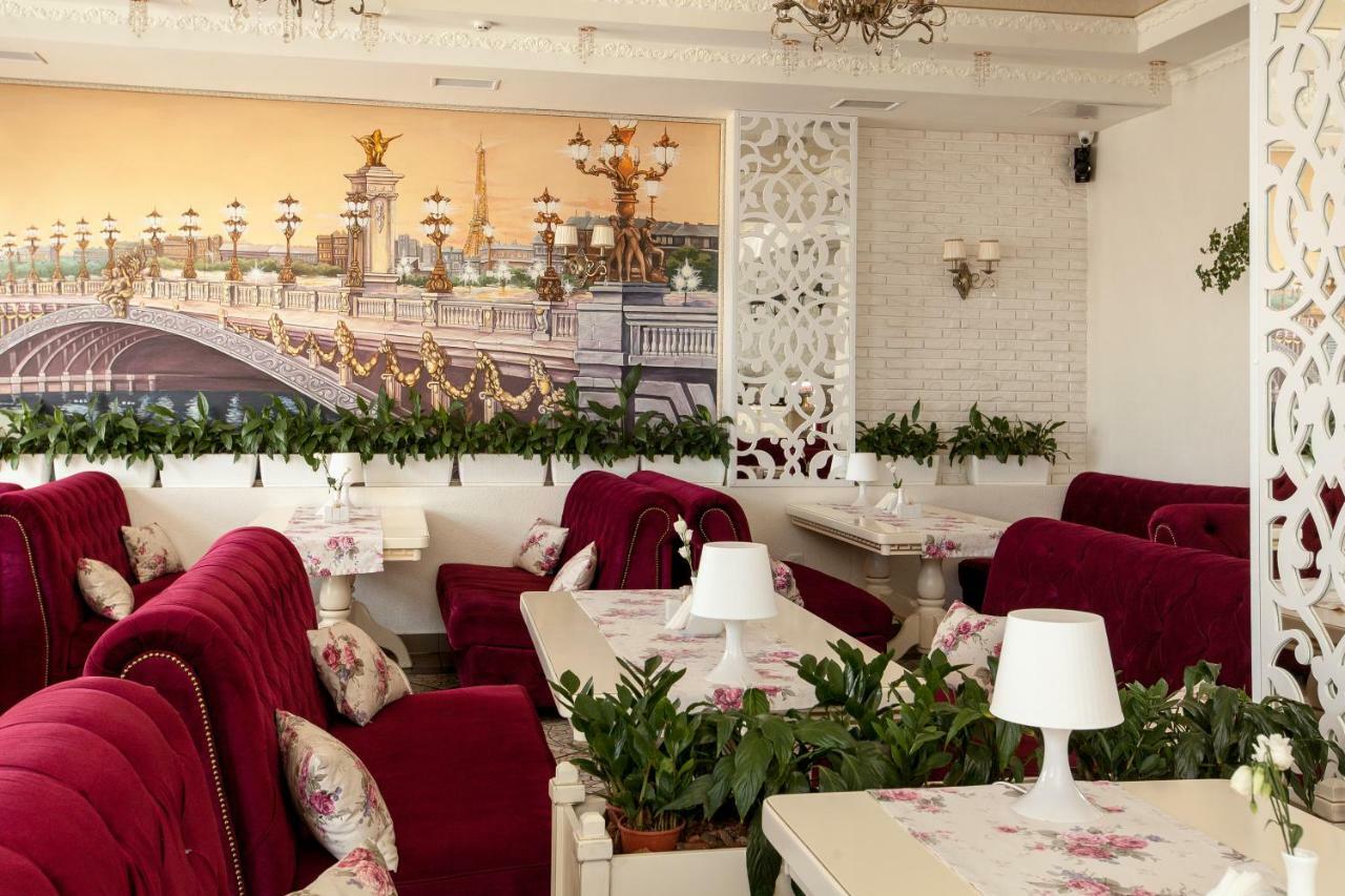 Mon Ami Hotel Ivano-Frankivsk Extérieur photo
