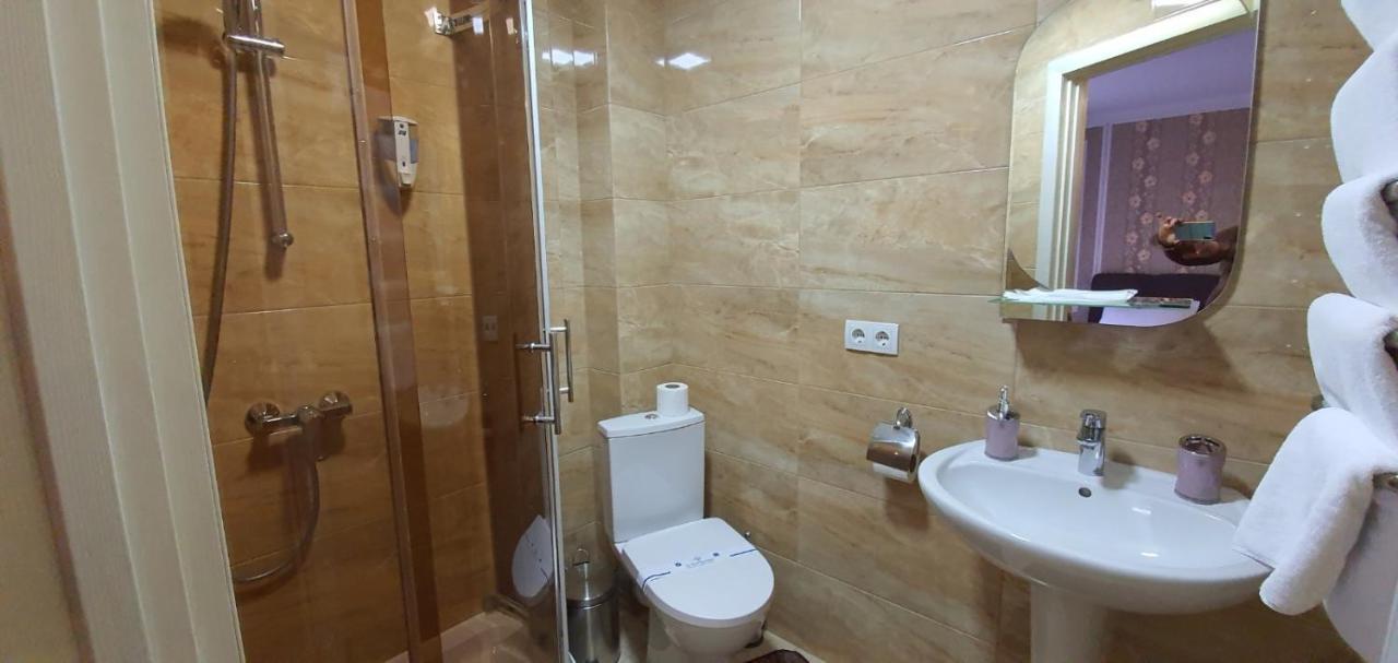 Mon Ami Hotel Ivano-Frankivsk Extérieur photo